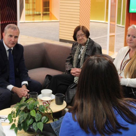 The Cabinet Secretary meets with (l to r) Wheatley Homes Glasgow tenant Liz Macinarlin, Wheatley Group Fuel Advisor Project Co-ordinator Michelle Stone and Wheatley Group Money Advice Lead, Pauline Lyons, to hear about Wheatley’s lifeline support services to help tenants during the cost-of-living crisis.